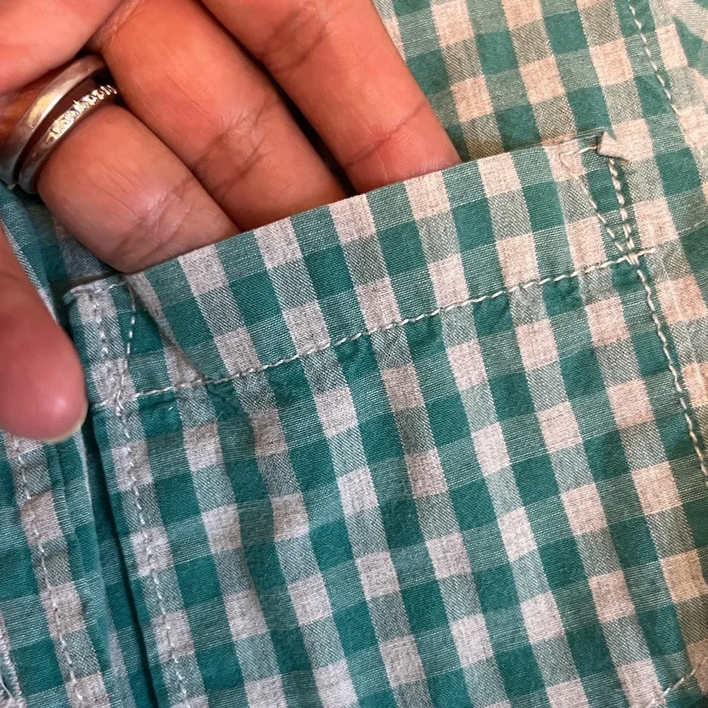 Baby Gap green and white gingham long-sleeve button-down shirt size 4T